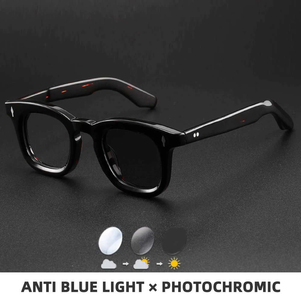 Photochromic C2