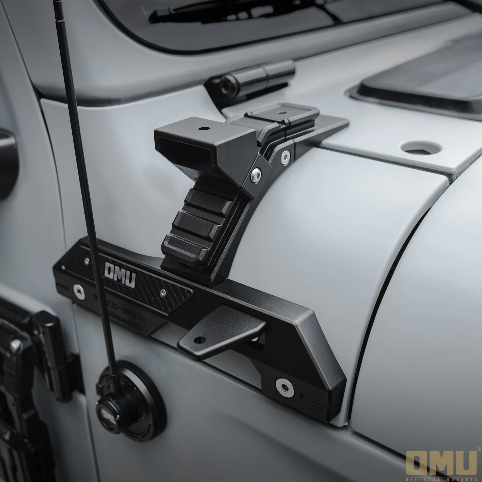 OMU 4x4 アルミ製Aピラーライトマウントブラケット ジープ ラングラー