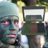 Three-Color Camouflage Facial Painting Kit - Tactical Outdoor Cs Field Equipment, Real Camouflage Makeup Oil for Camouflage and Mixing 1