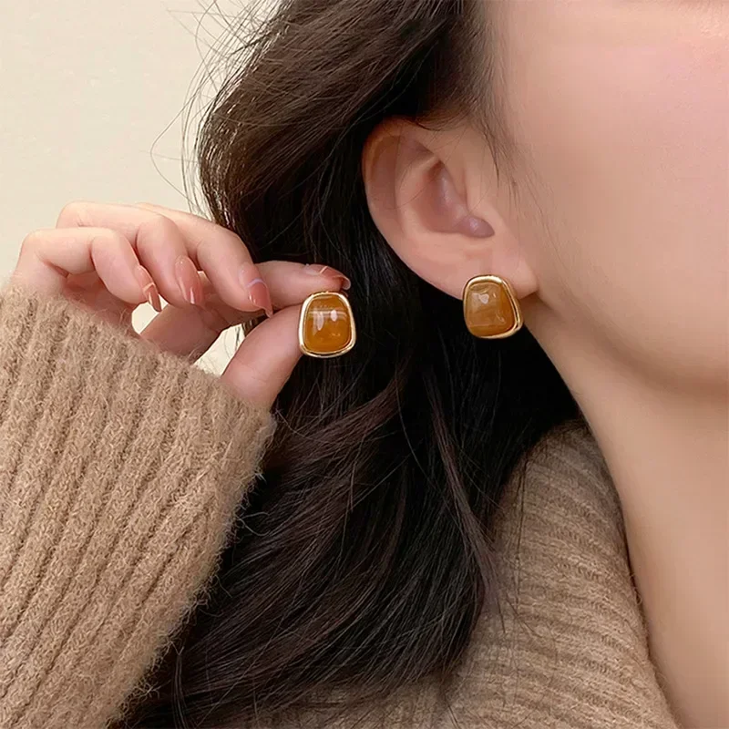 Vintage Fall & Winter Brown Earrings with Amber Resin Stone Crystal Caramel  Color Women's Clip on Earrings Non Piercied Ears