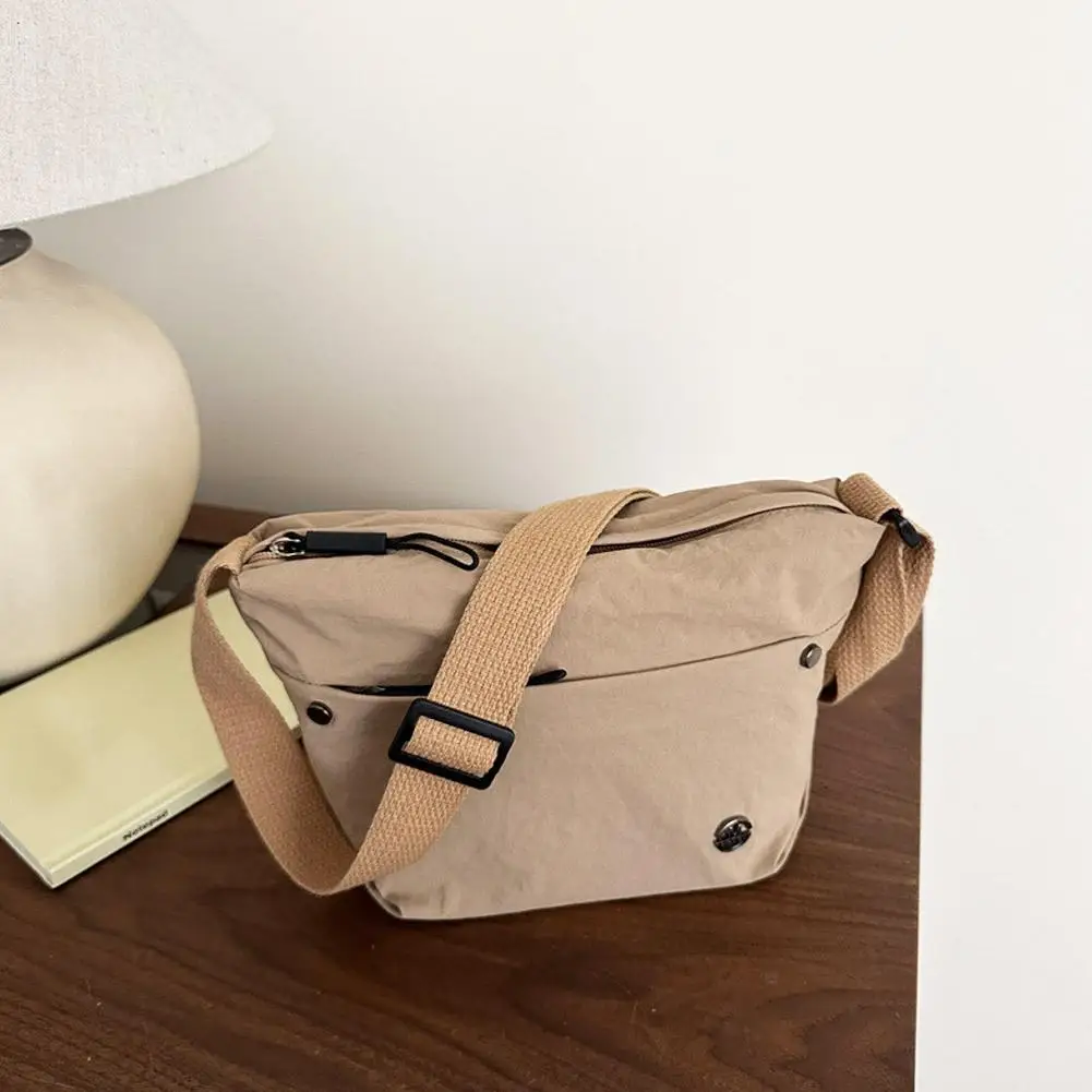 Fashion Women's single-shoulder bag Large capacity Lightweight Tote bag Simple Crossbody bag Korean Style Mobile Phone Pack