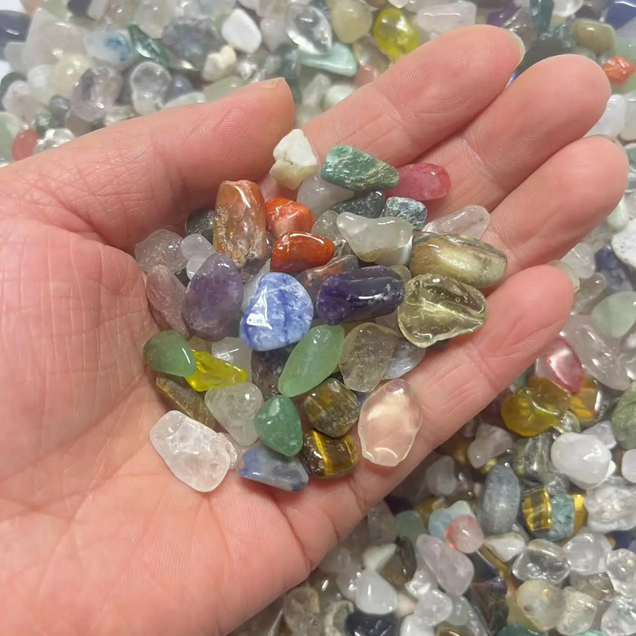 7-9 מ "מ אבן חן טבעית אבן רוז קוורץ מלאכת יד בתפזורת קריסטל ריפוי צ 'יפס אבן חצץ סיטוני דגים