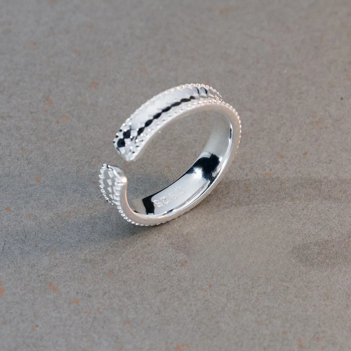 Luxuriöse Schmuckscheibe aus 925er Sterlingsilber ​ Stapelbare Ringe für Frauen, Paare, Hochzeit, Verlobung, elegante Accessoires – Detail 5