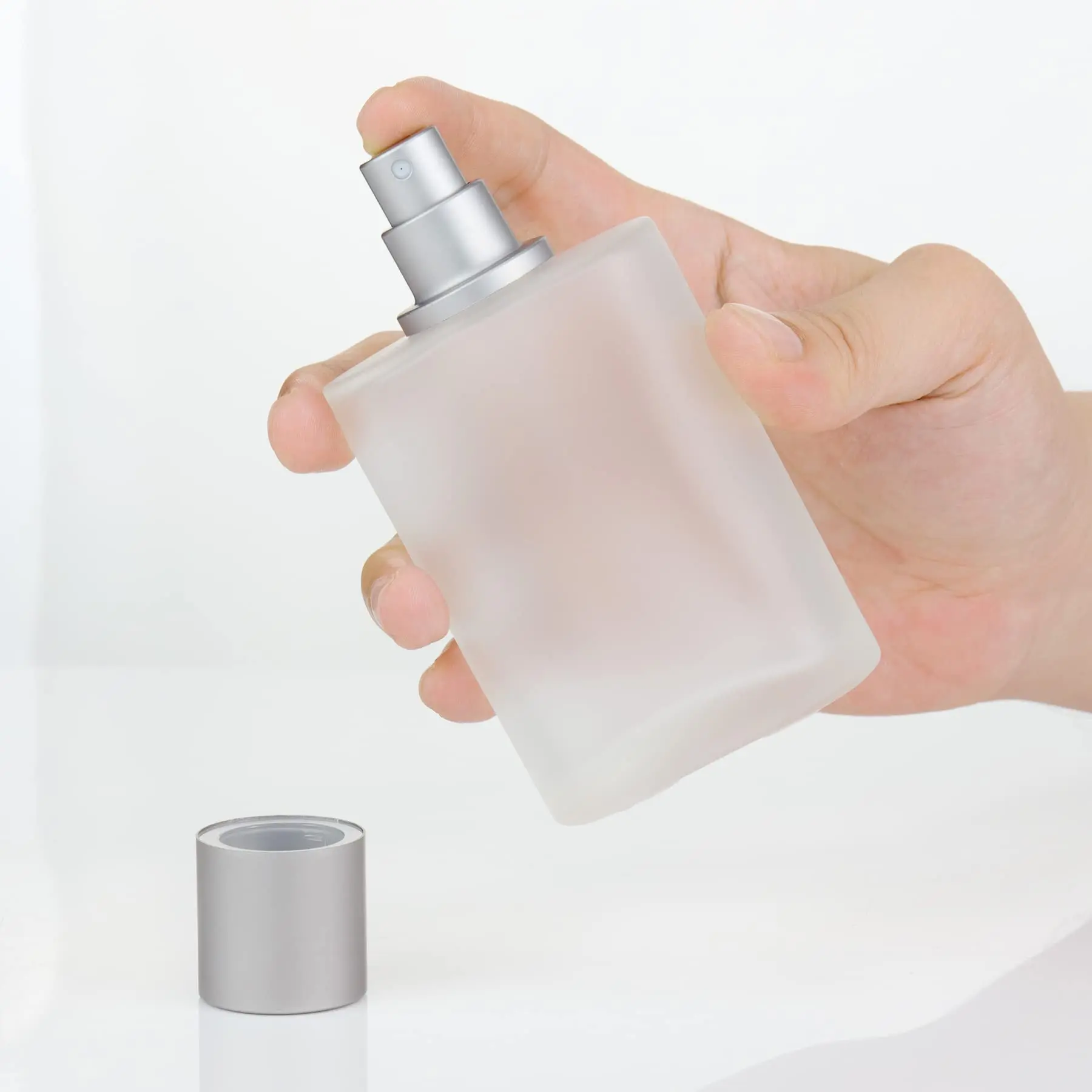 30/50ml Screw Top Sandblasted Glass Perfume Bottle Liquid Spray Bottle Empty Dispenser Bottle Empty Makeup Fine Mist Bottles