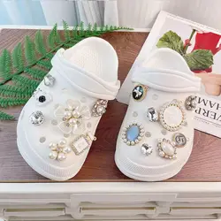 Girls' Hole Shoes Fashion Outwear 2023 Summer New Water Diamond Pearl Decorative Slippers Anti Slip Home Outdoor Beach Sandals
