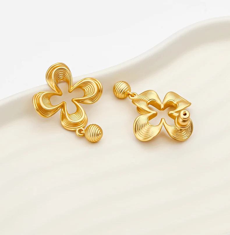 Lucky Four‑Leaf Clover Studs, 18K Gold‑Plated with Striped Detail & Ball Accent