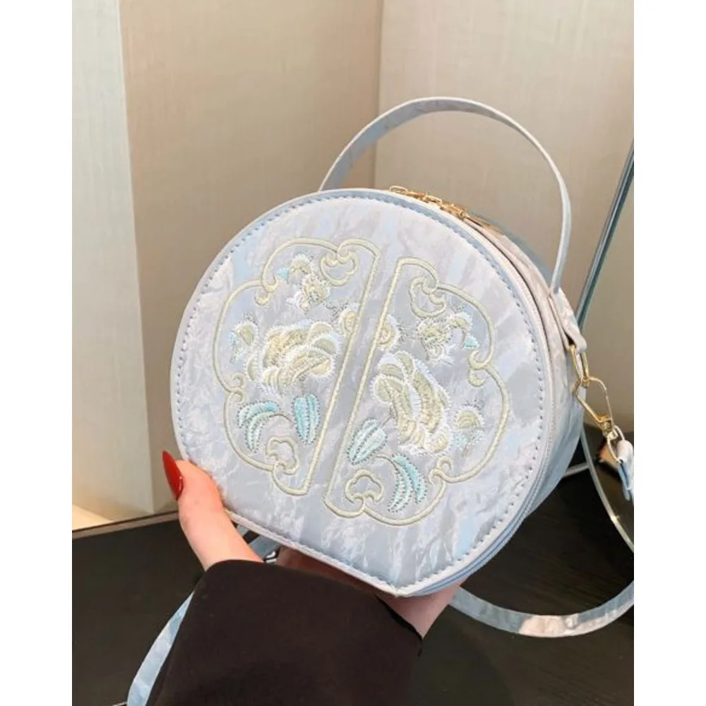 Rucsacuri personalizate, distinctive, frumoase, la modă și practice, care îți vor face frumusețea și mai mult să iasă în evidență._voghion.com