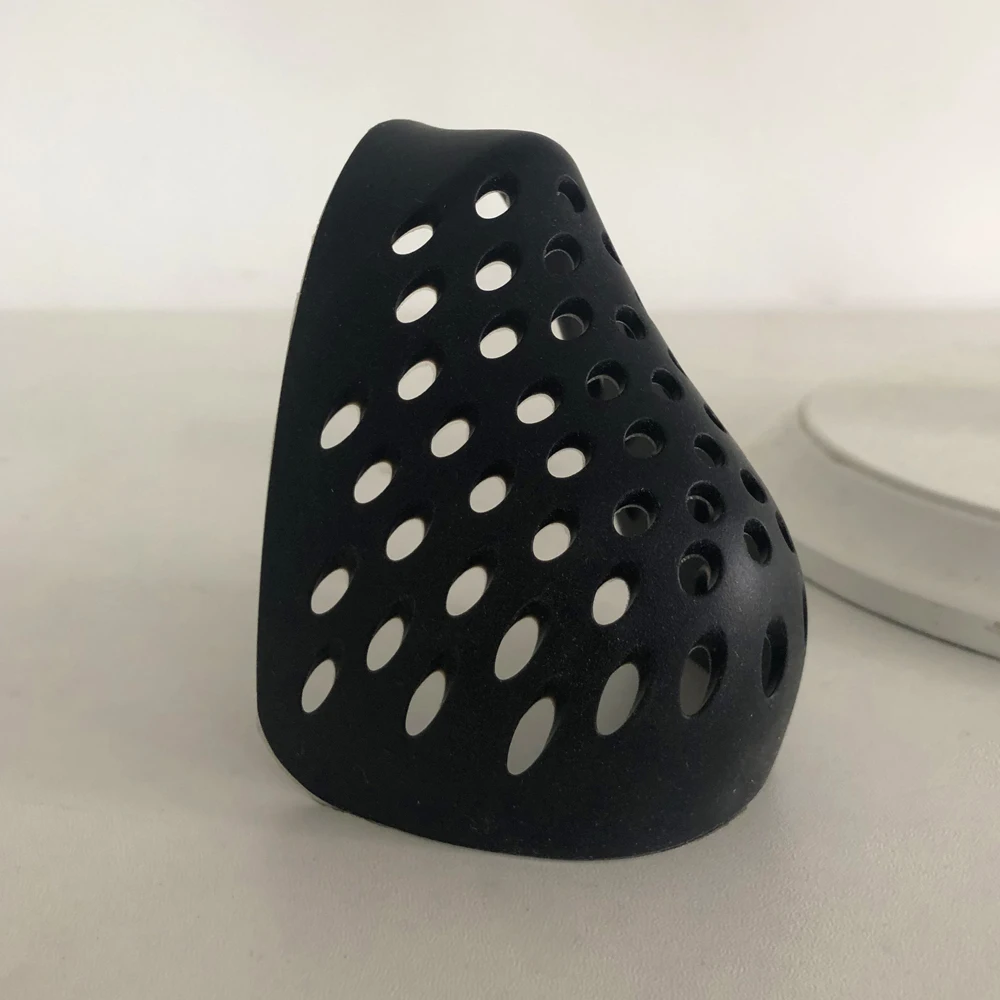 Gros plan sur le filtre et les évents du Masque Anti-Poussière en Silicone Respirant pour sports extérieurs