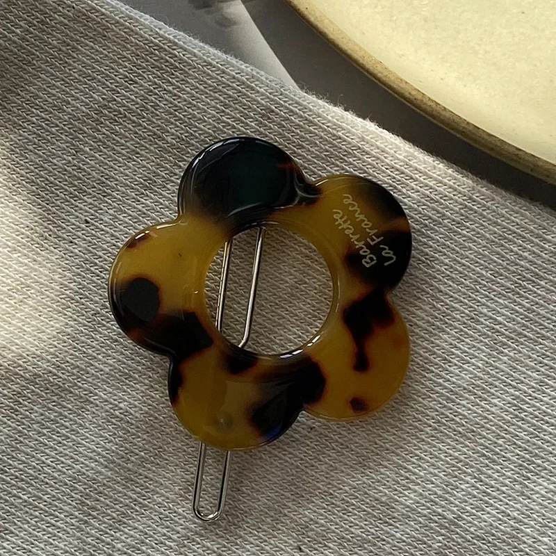 9Deep leopard print