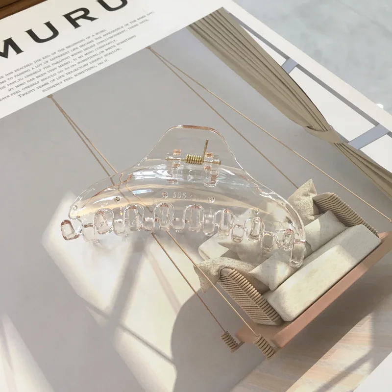 2022 New Claw Clip for Women Tough Colorful Plastic Hair Claw Large Size Hair Clamps Claw Clip Crab Chic Hair Accessories Gift