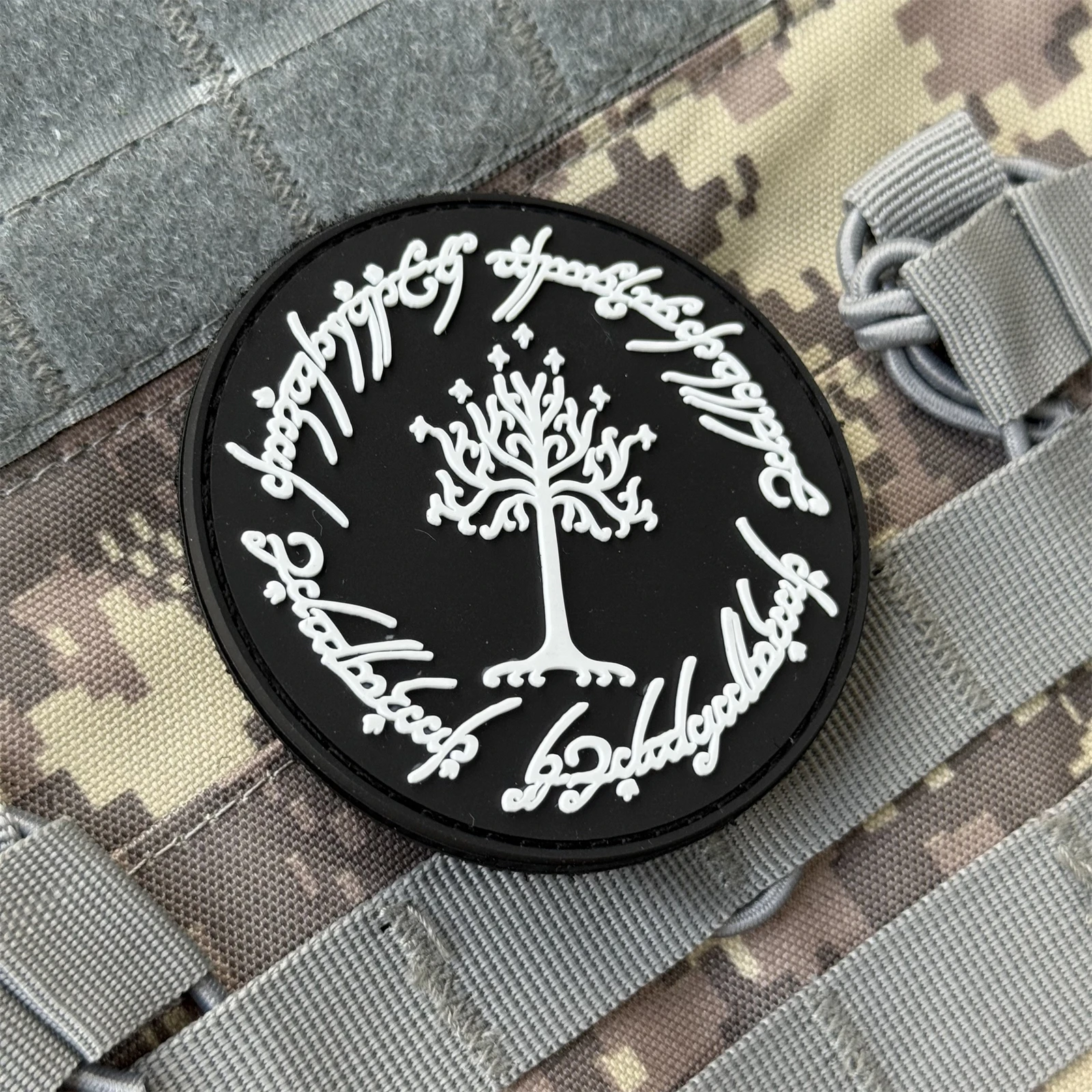 곤도르의 나무 쉐브론 전술 모랄 배지 PVC 패치 옷에 부착하는 후크 앤 루프 군용 패치 배낭 스티커 장식