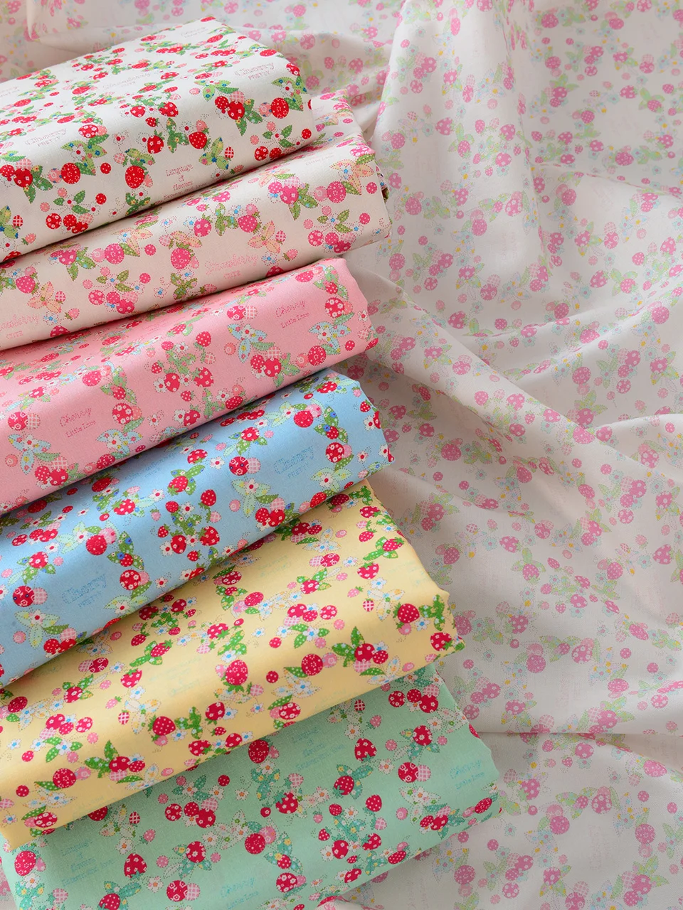 145x50cm Cute Pink Strawberry Wreath Cotton Fabric for DIY Clothing, Bags, Tablecloths, and More