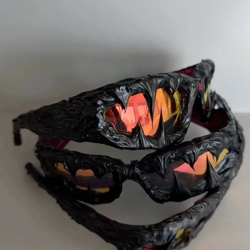 Handcrafted Dark Venom Themed Sunglasses for Halloween Parties - Trendy and Practical American Style Eyewear for Home and Events