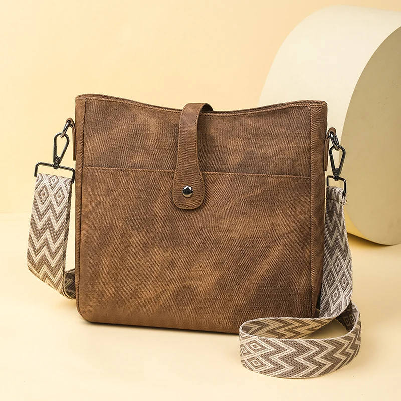 Women's shoulder crossbody bag adds elegance and mystery; Easy to match with casual or formal clothing, showcasing women's elega