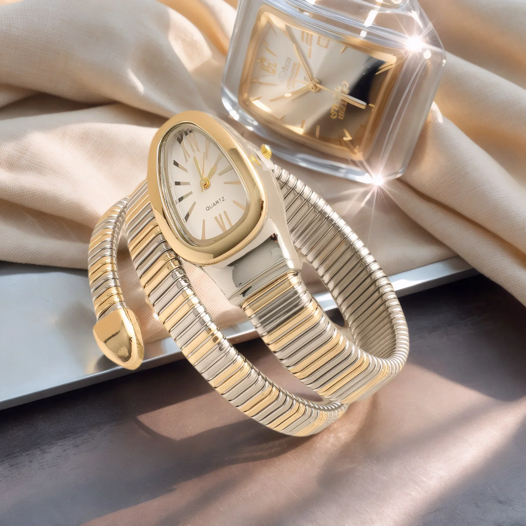 Womens Watch Quartz Shaped Daily Wear