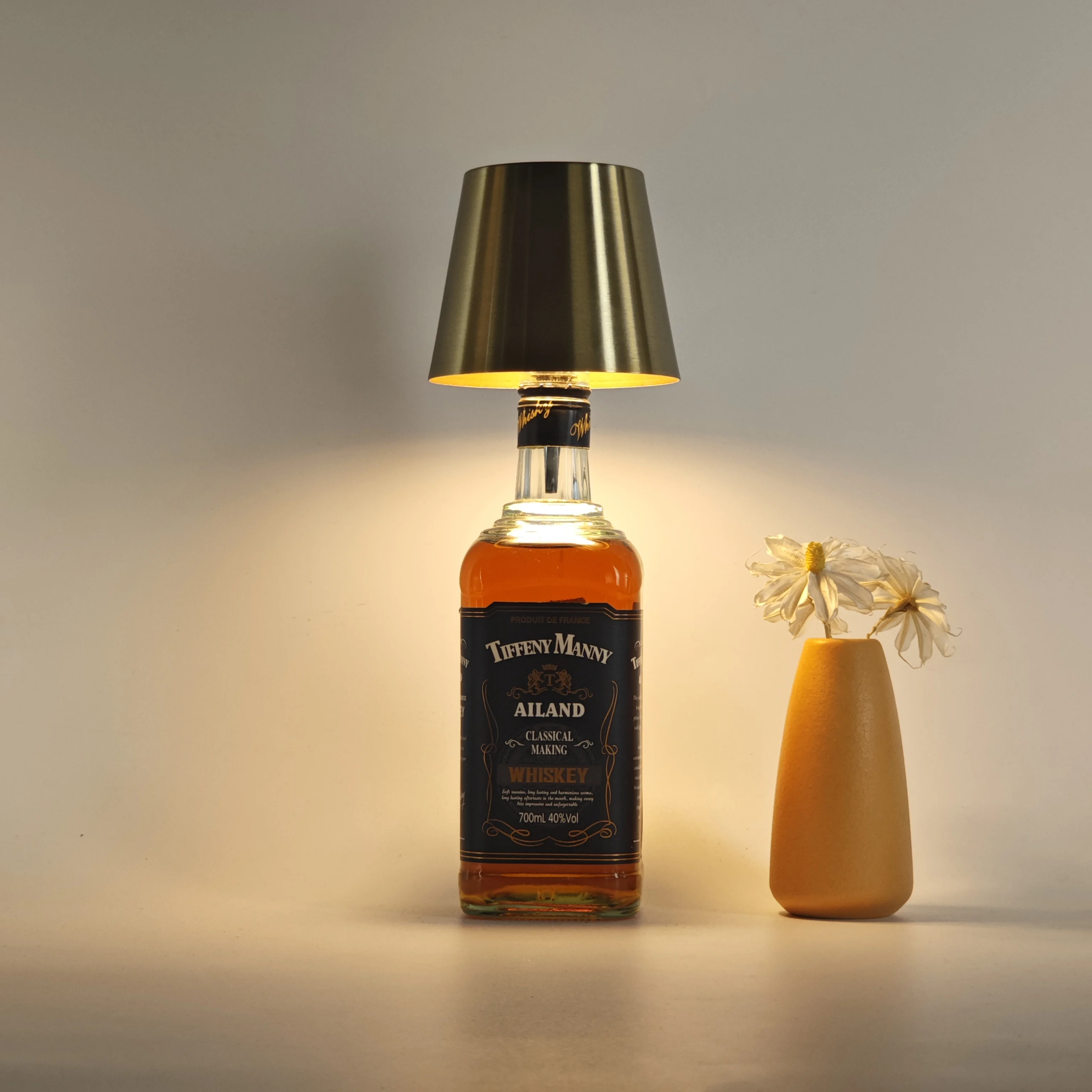 Wireless Bottle Lamp , Touch Control of 3 Colors and Stepless Dimming, Suitable for Wine Bottles, An Alternative to Wine Corks 2