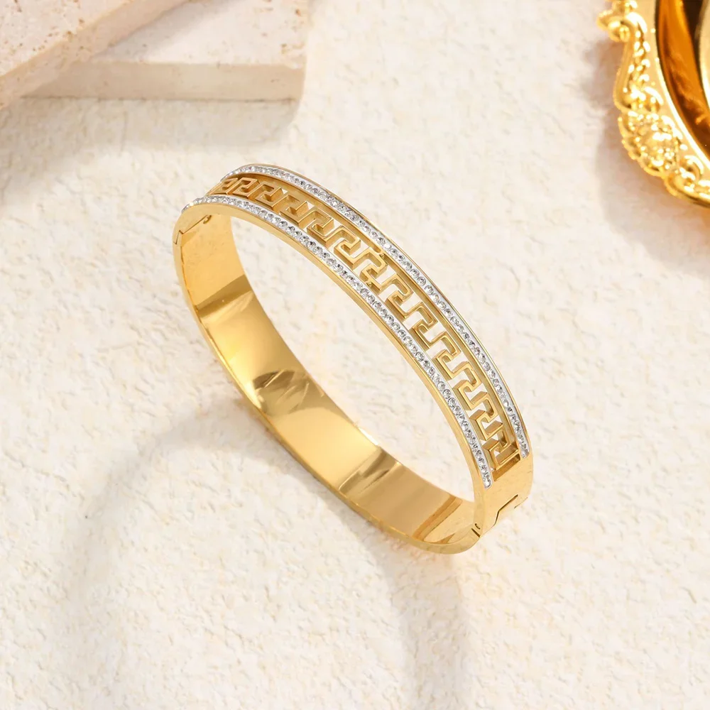 

Stainless Steel Hollow Pattern Bracelet for Woman Zircon Personalized Bracelet Charm Jewelry Gift for Girlfriend Wholesale