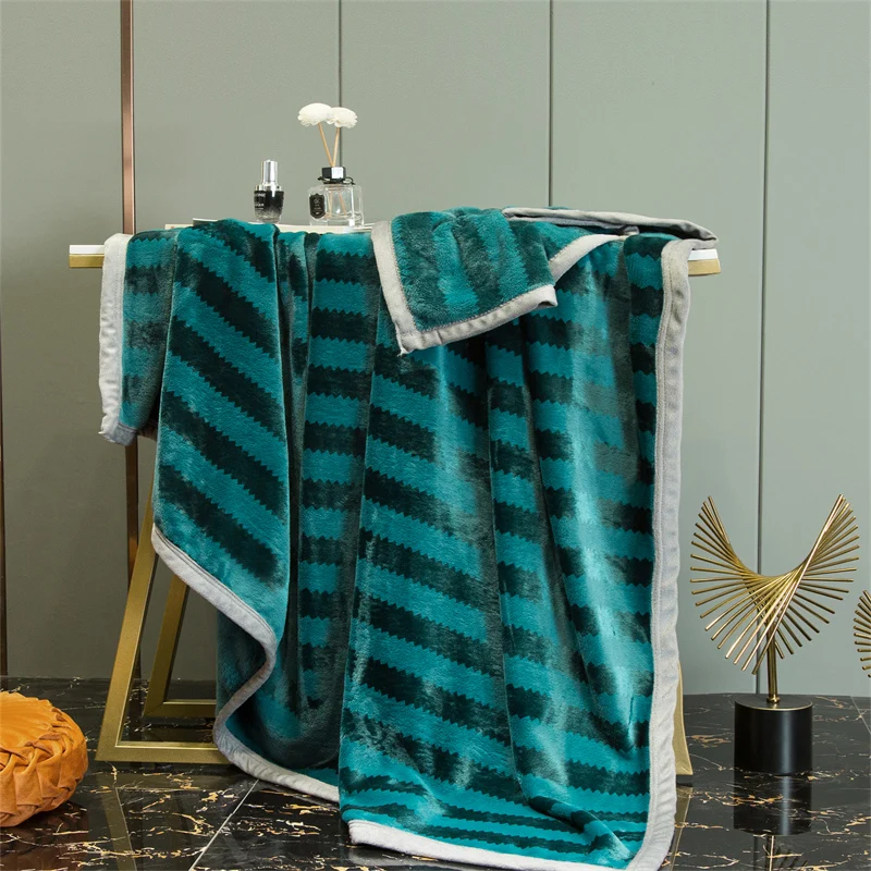 

Stripe Coral Fleece Blanket Cover Super Thick And Soft Comfortable For Bed Or Sofa Home Decoration