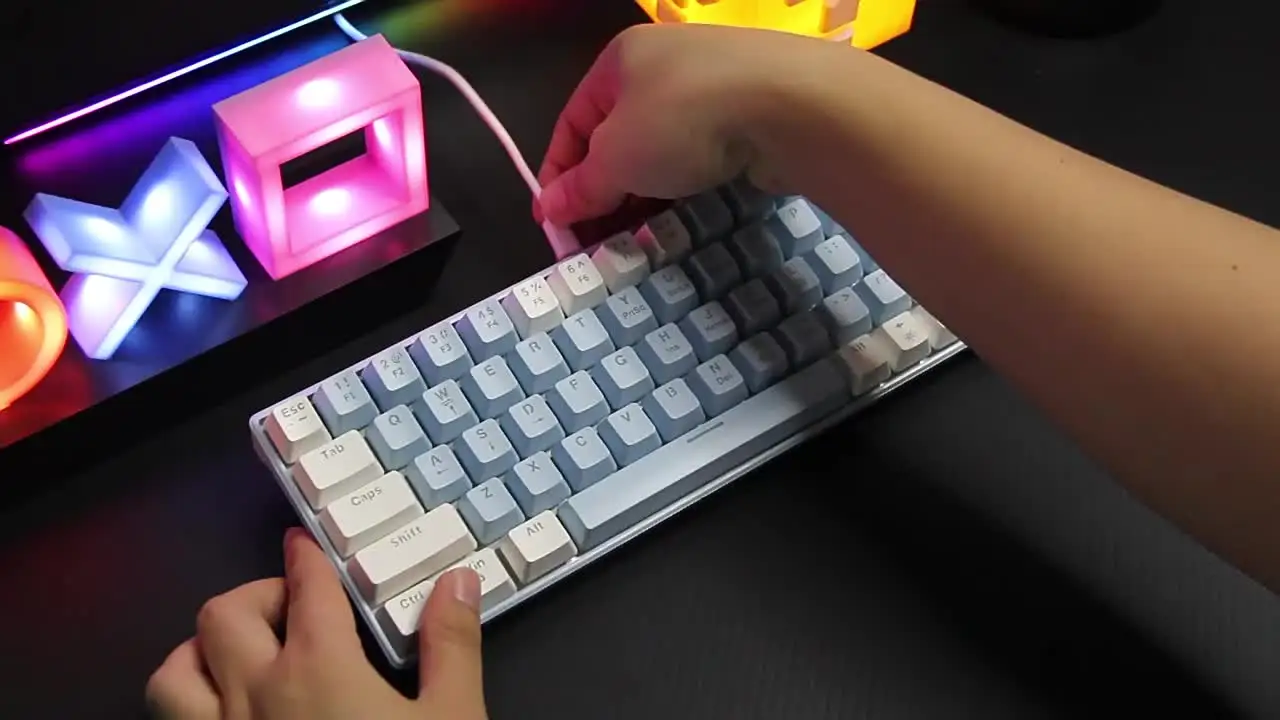 Механическая клавиатура с русской раскладкой T62 проводное соединение