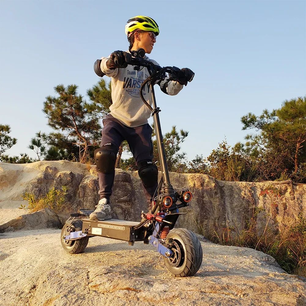Electric Scooter 6000W 60V 38AH 11inch Road tires Dual Motors Max Speed 95km/h Max Range 110km Hydraulic brake Escooter