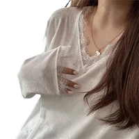 T-Shirt ample femme t-shirts noir blanc automne doux T-Shirt surdimensionné femmes t-shirts à manches longues col en v Sexy dentelle chemise femmes haut 4