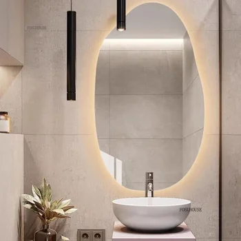 กระจกห้องน้ำทรงพิเศษแบบเรียบง่าย กระจกห้องน้ำทรงอิสระพร้อมไฟ LED อัจฉริยะ ติดผนัง กระจกแต่งหน้าสไตล์โมเดิร์นสำหรับห้องนอน 1