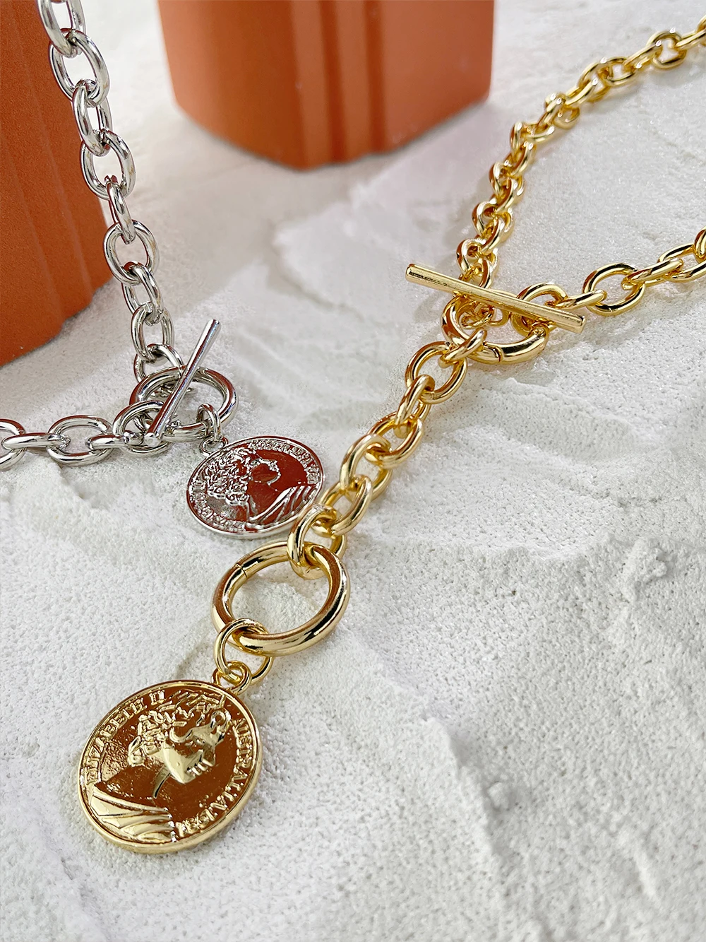 Peri'sBox Punk Coin Portrait Pendant Chunky Chain Necklace For