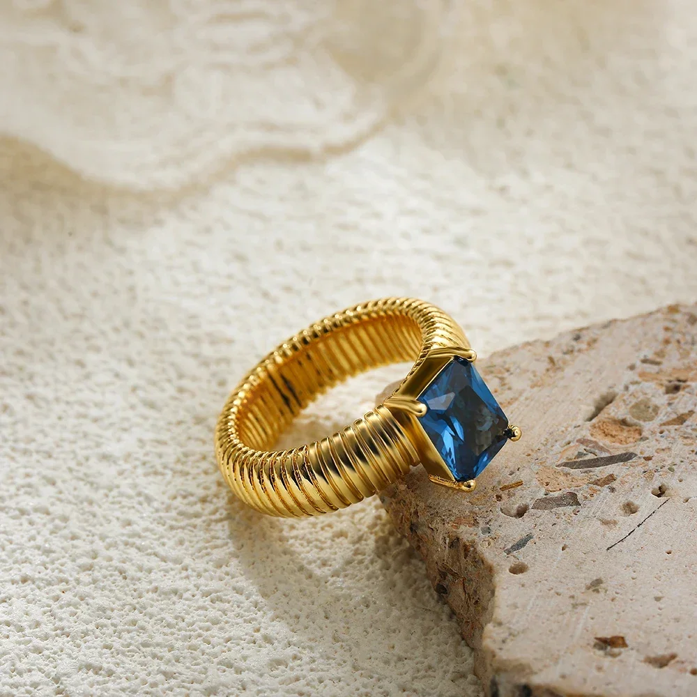 18K Gold Plated Chunky Crystal Striped Ring with Shiny Zircon