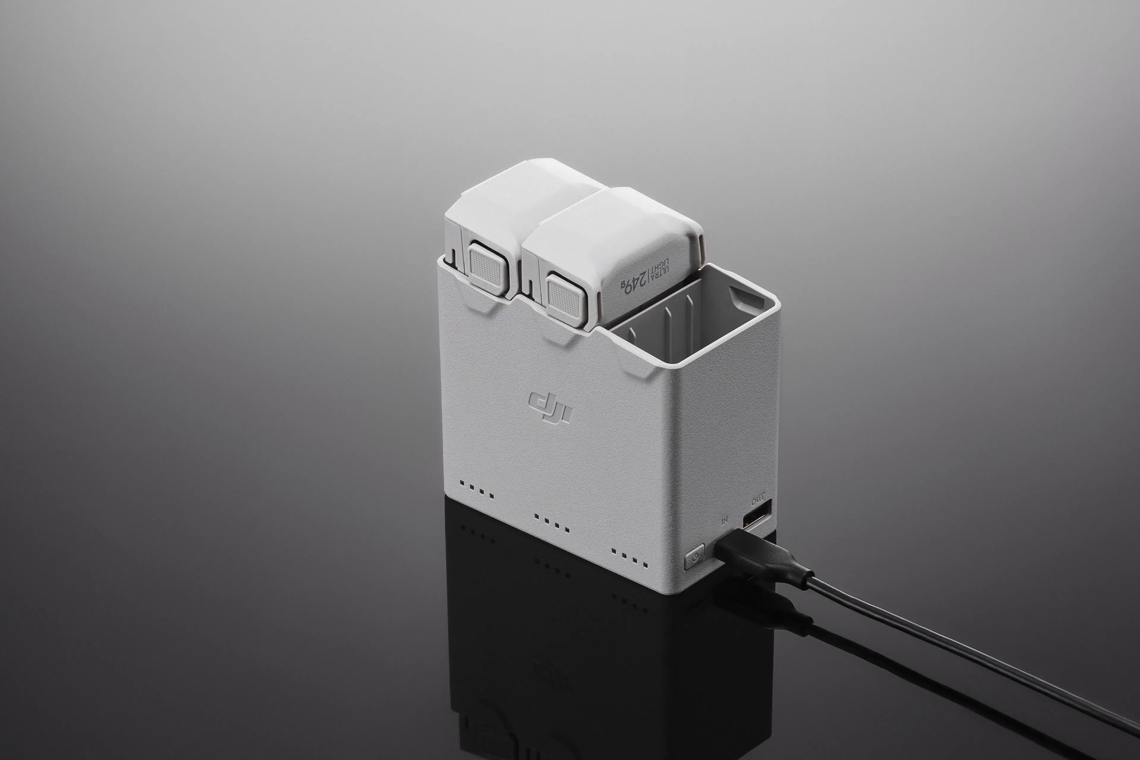 Description Picture 2 of item100% Original DJ Two-Way Charging Hub for Mini 3 Pro Batteries Camera Drone Accessories Stock Hot