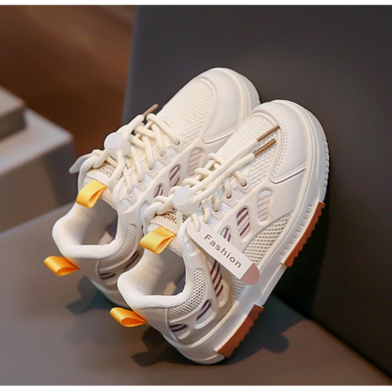 New Children's Sports Board Shoes 2024 Boys' Mesh Breathable Lightweight Running Shoes Girls Student Outdoor Leisure White Shoes 2
