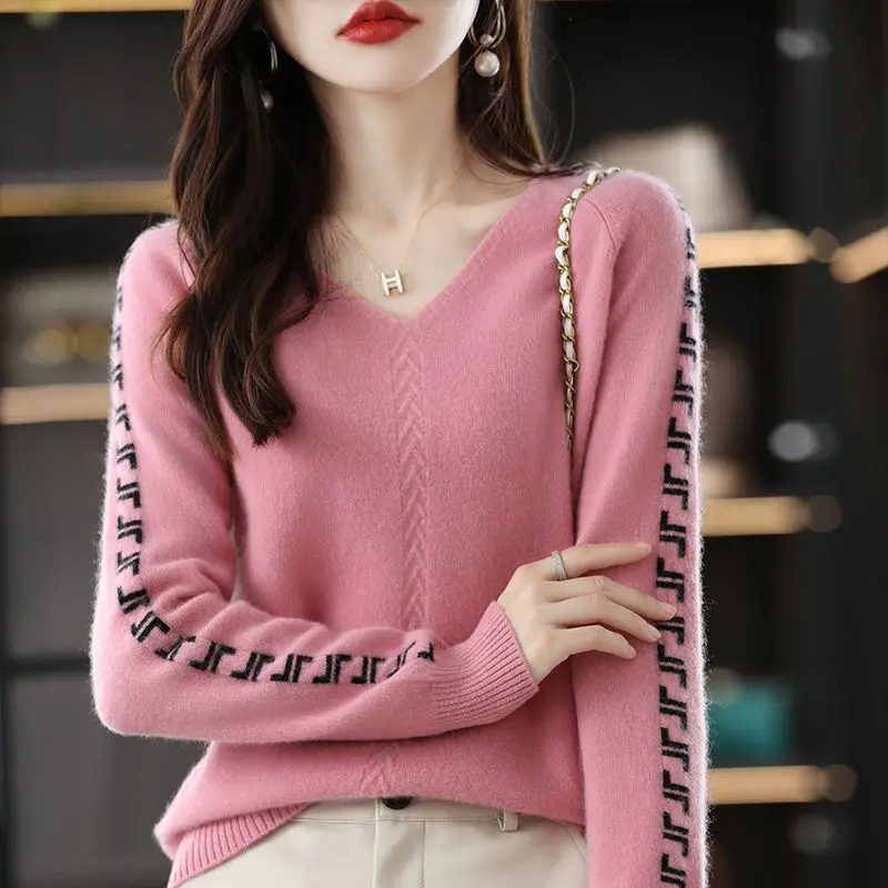 Fashion V-Neck Knitted Spliced Loose Korean Sweaters Women\'s Clothing 2022 Autumn New Casual Pullovers All-match Commute Tops