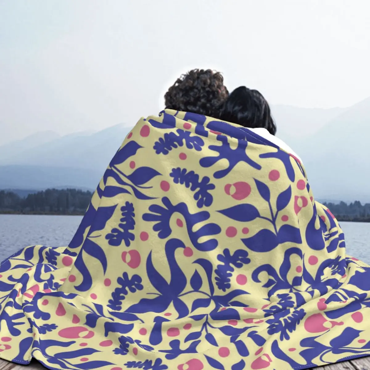 ��Ƽ�� ��Ʈ ��ä�ο� �ö��� �μ� �ٱ�� ���� ������ ���, ħ�� �繫�� �� ����