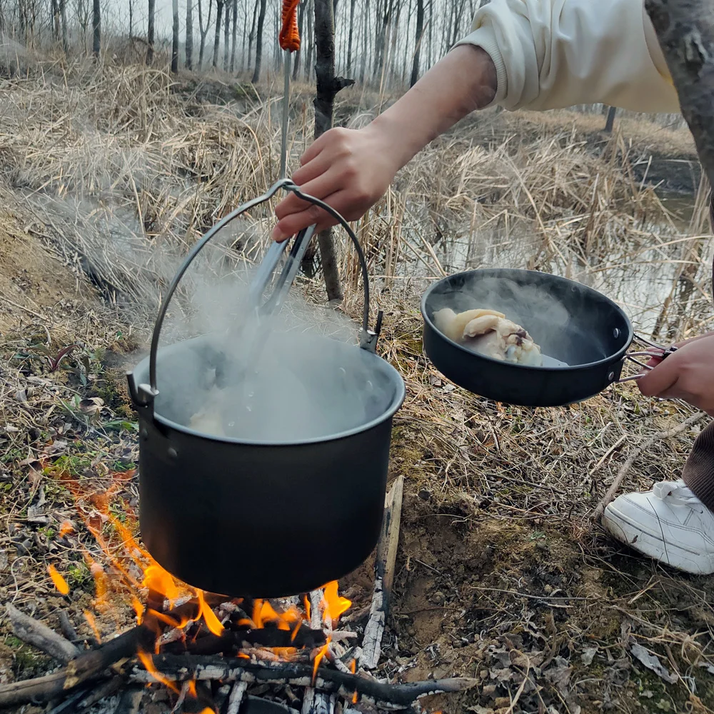 https://ae01.alicdn.com/kf/Sa45c3030c73f453a9799fa071896efed6/Lightweight-Universal-Aluminum-Alloy-Camping-Hanging-Pot-Tableware-Pot-Convenient-Campfire-Pot-with-Lid-Camping-Equipment.jpg