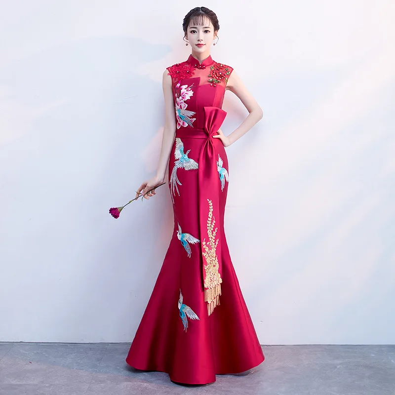 

Chinese Style Satin Celebrity Banquet Dress Qipao Cheongsam Elegant Mermaid Formal Party Dress Embroidery Applique Vestidos