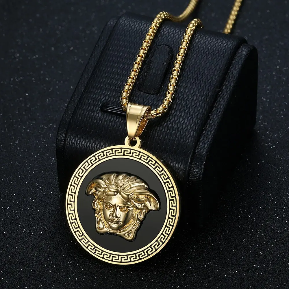 Подвеска с логотипом Versace 