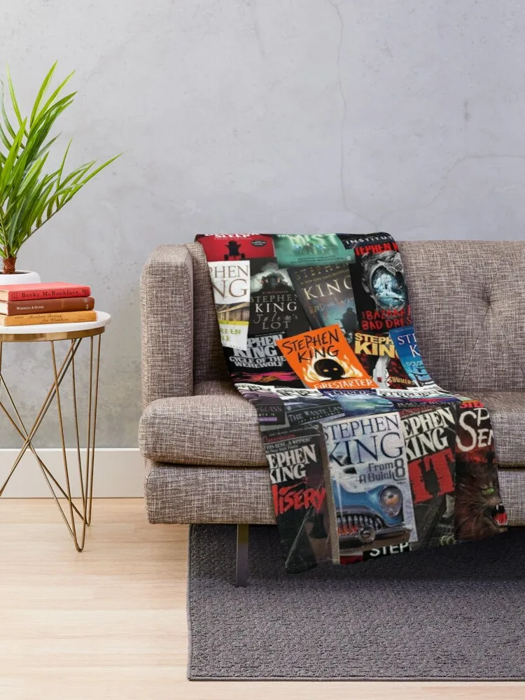 Stephen King Book Covers Horror Bookworm Throw Blanket throw blanket for sofa Travel Blanket