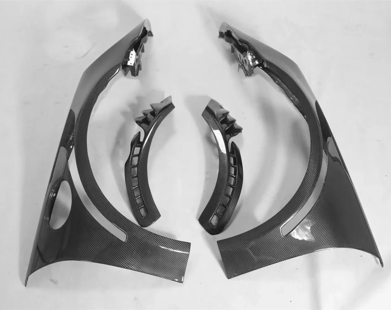 

Передние отверстия из углеродного волокна для Porsche Carrera 911 992