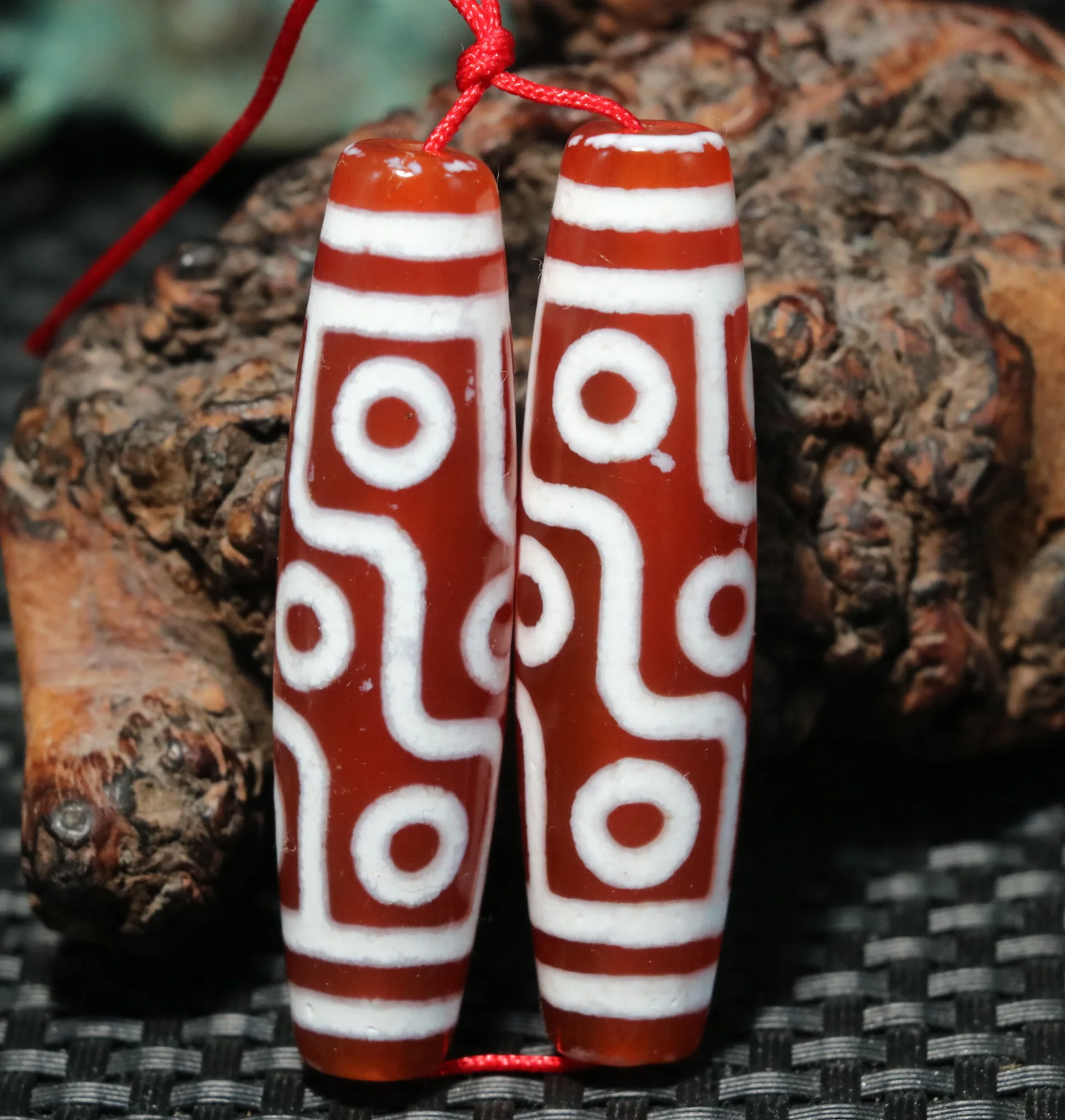 

A Pair Magic Power Tibetan Old Agate Red Color Fold Line 9 Eyed Kingdom dZi Bead Amulet LKbrother Saurces Top Quality Garrentee