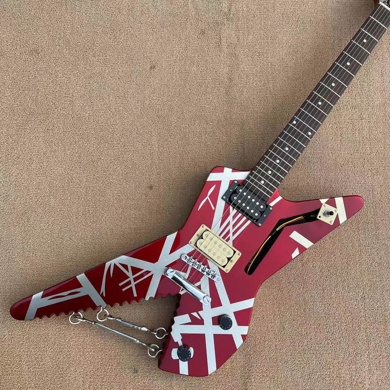 

Shark bar integrated electric guitar, metal red+metal white body, black pickup+yellow pickup, 2 volume knobs and 1 control switc
