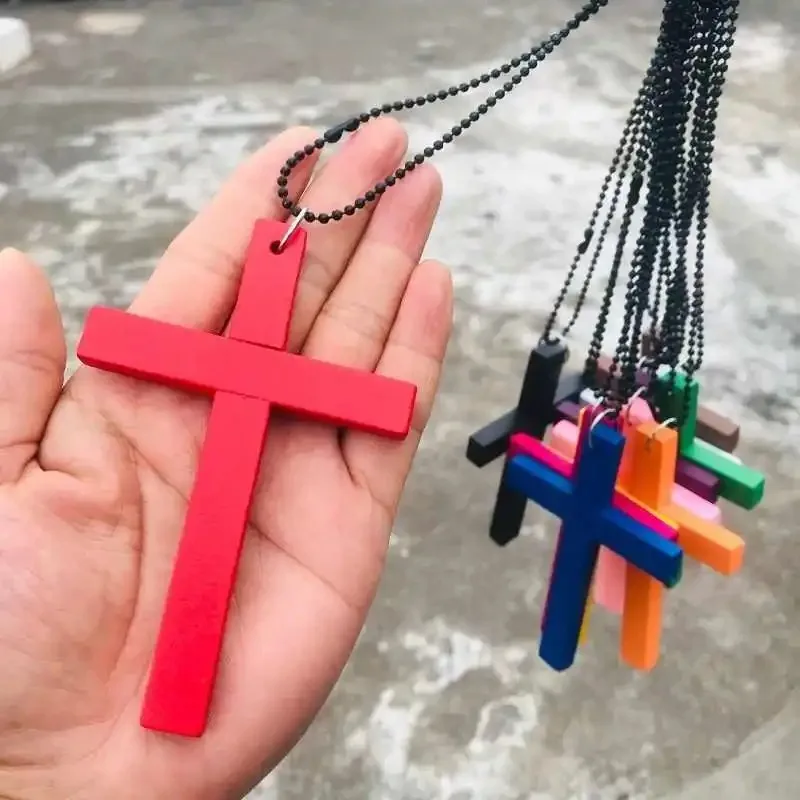 Elegant Y2K Layered Cross Necklace with Collarbone Chain Design