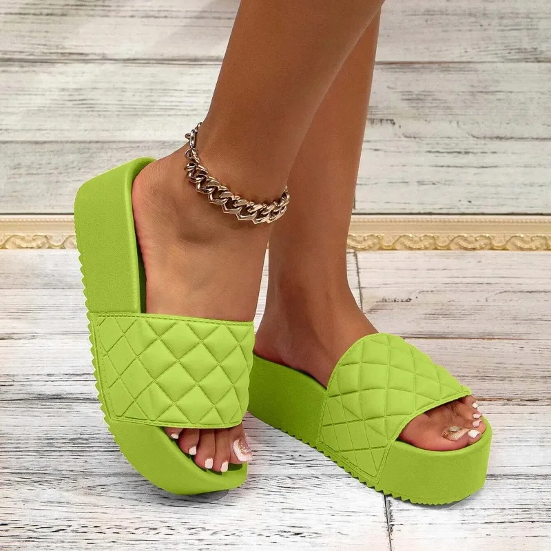 Fashion Women Platform Slippers Designer Shoes Thick Soled Height Increasing Sandals Outdoor Floral Sandals Ladies Beach Shoes