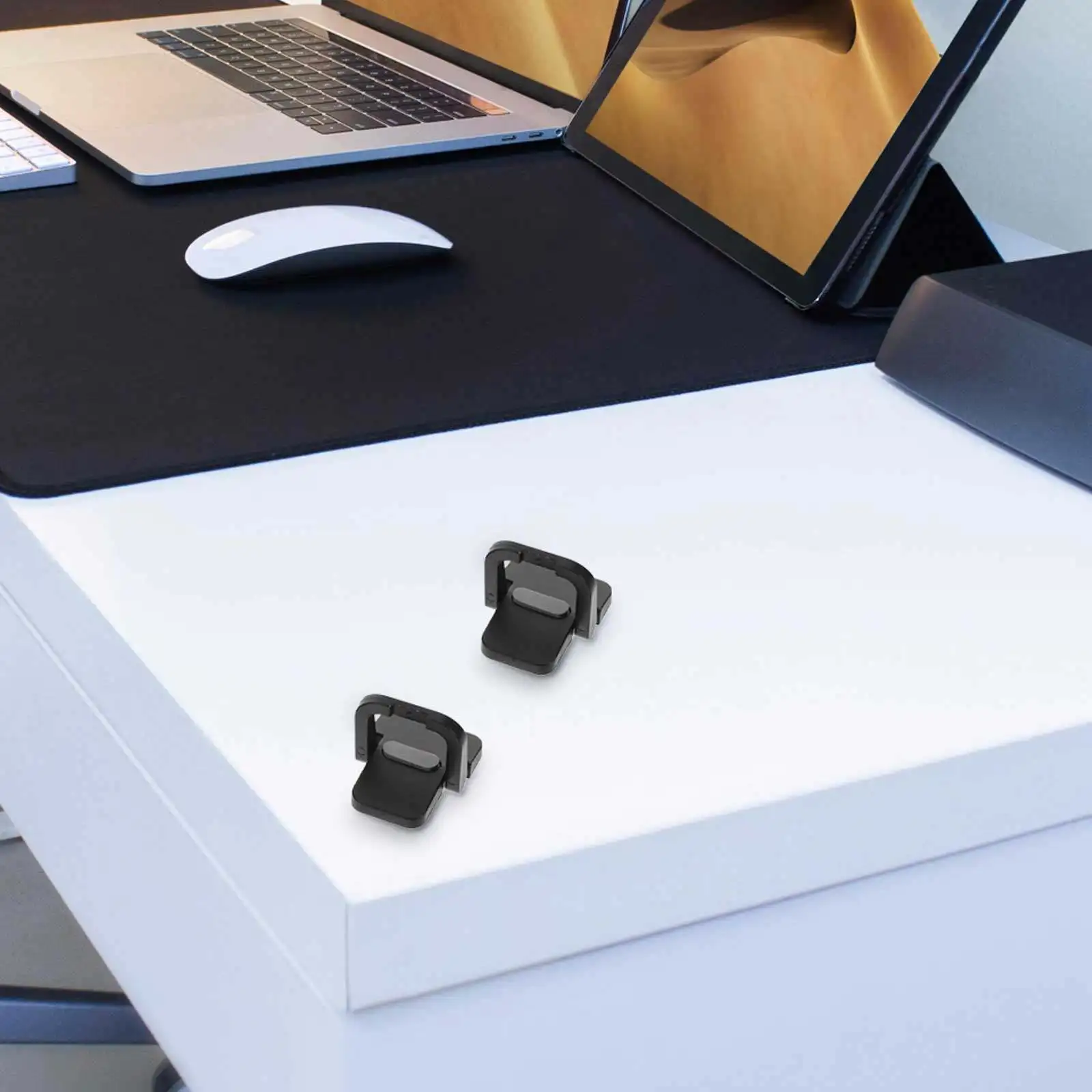 2개의 보이지 않는 노트북 스탠드 높이 조절 및 미끄럼 방지 기능이 있는 인체공학적 책상 설치용 검정색 ABS 휴대용 냉각 받침대