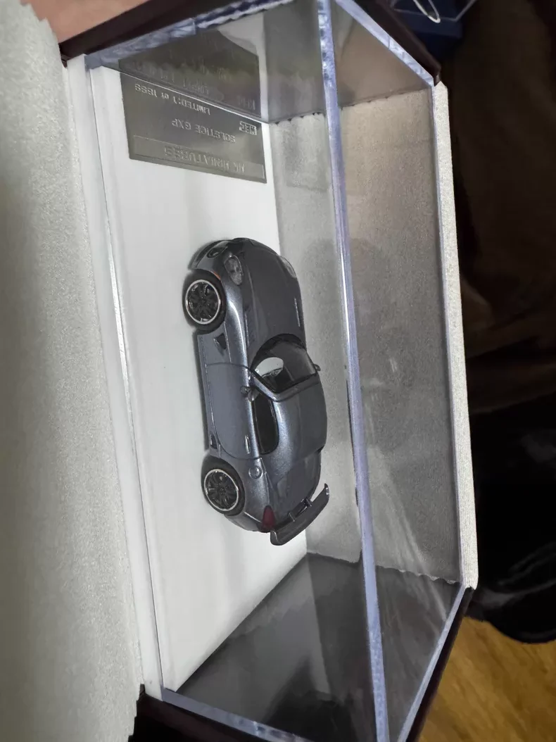 새로운 재고 입고 Mk 미니어처 1:64 폰티악 솔스티스 GXP Hec 2026 합금 모델 미니어처 다이캐스트 모델 폰티악 솔스티스 자동차 장난감