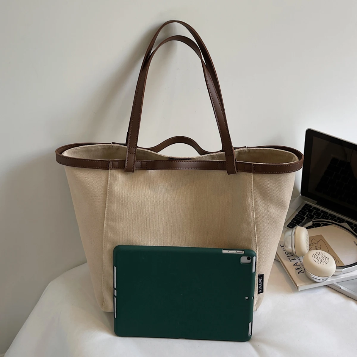 Tote Bag with Large Capacity for Women Commuting to Work, College Students Attending Classes, Shoulder Bag, 2025 New Style, High-End, Lightweight Canvas Bag for Shopping