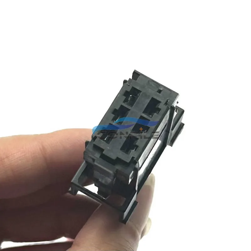 1PCS FOR Peugeot 307 308 408 Citroen Sega The Resistance Plug of Air Conditioner Blower Is micro motor
