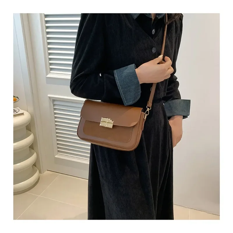 

Bao Retro Fashion Casual Small Shoulder Bag Female Spring Summer New Simple Niche Saddle Bag Shoulder Bag Female