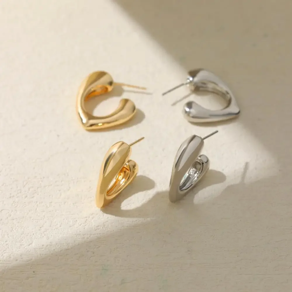 Waterproof Curved Graduated V Shape Hoop Earrings Gold Plated Geometric Huggie Ear Buckle Fashion Jewelry 2025 New Piercing Aro