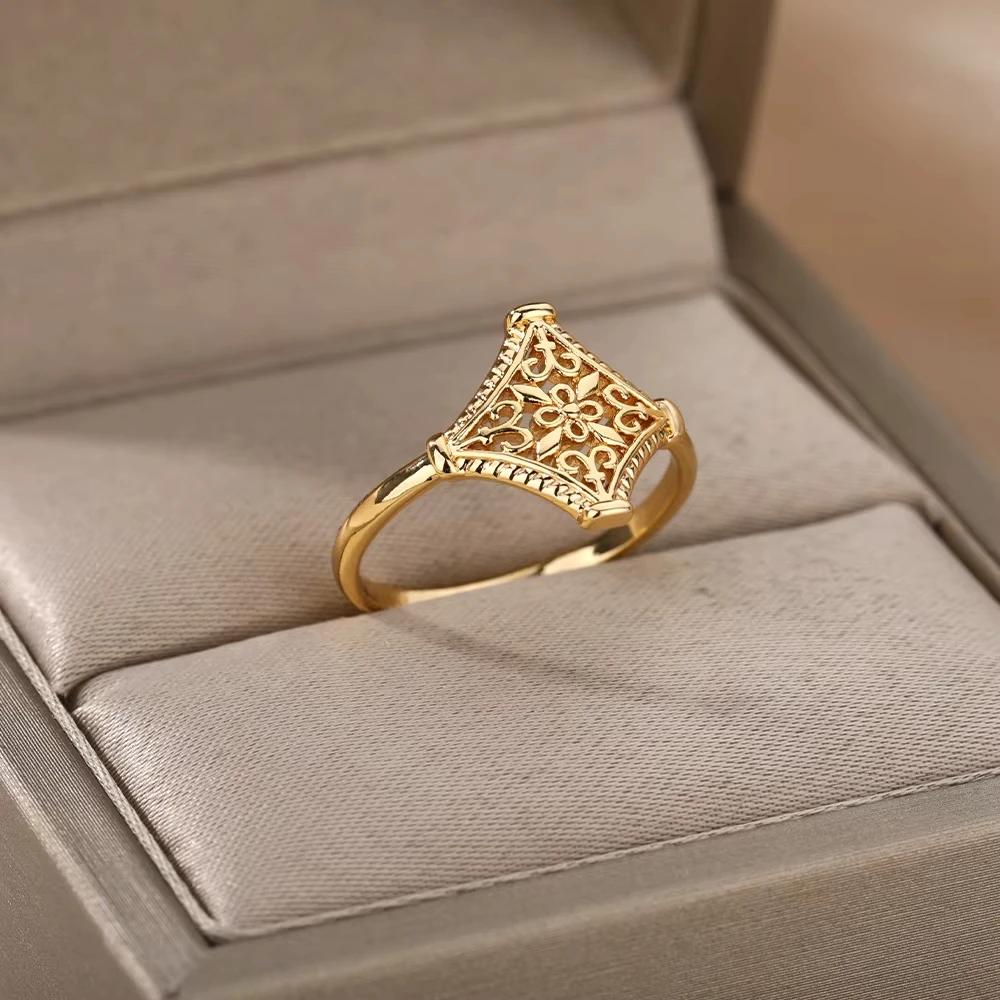 Vintage Hollow Flower Rings For Women Men Stainless Steel Gold Color Ring Aesthetic Wedding Couple Rings Boho Jewelry Gift