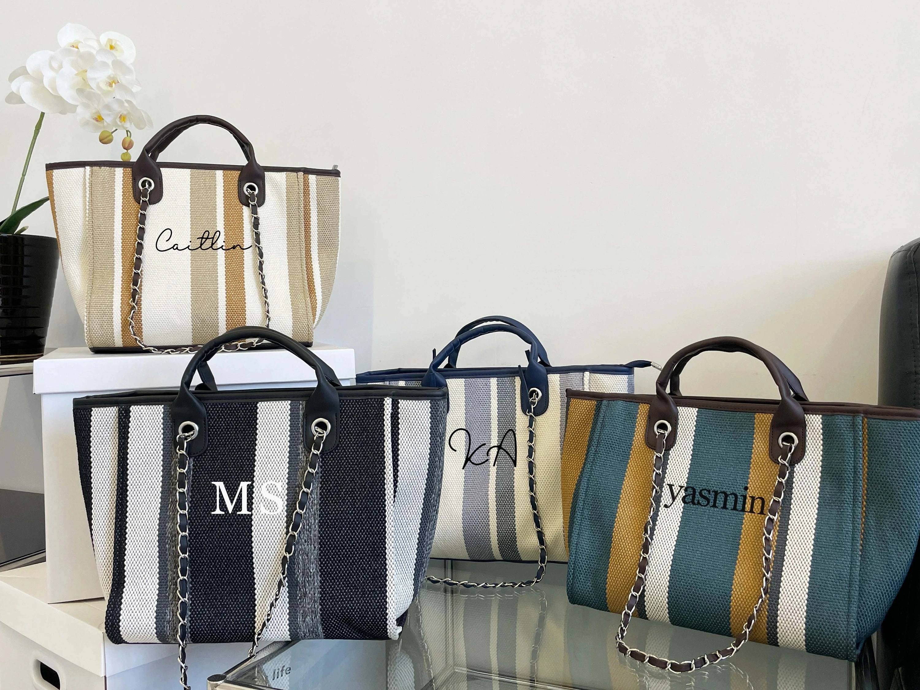 

Personalised Light Grey Monogram Canvas Tote Bag Initial Bag Handbag Beach Bag Bride Gift Birthday Gift Chain Tote Bag Xmas