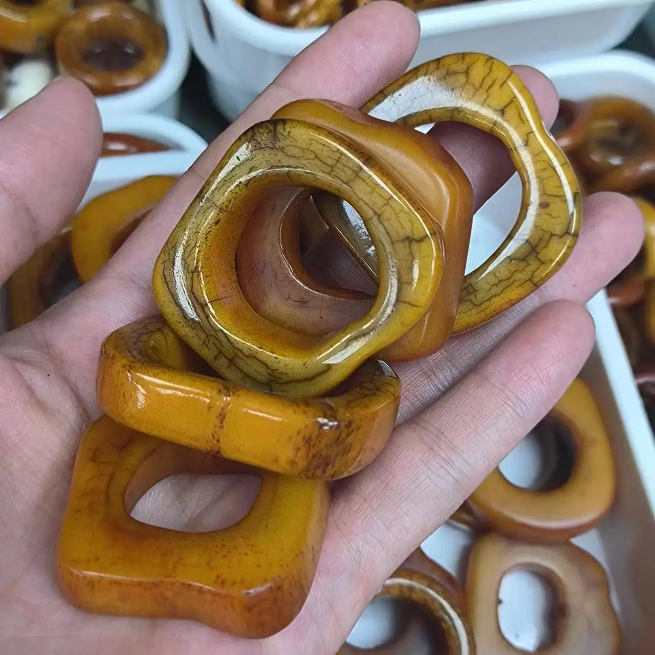 20pcs/lot natural yak bone safety clasp pendant wholesale Yellow Bracelet necklace Accessories jewelry amulet Ethnic style diy